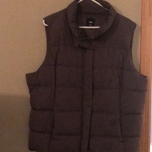 Gap puffer vest